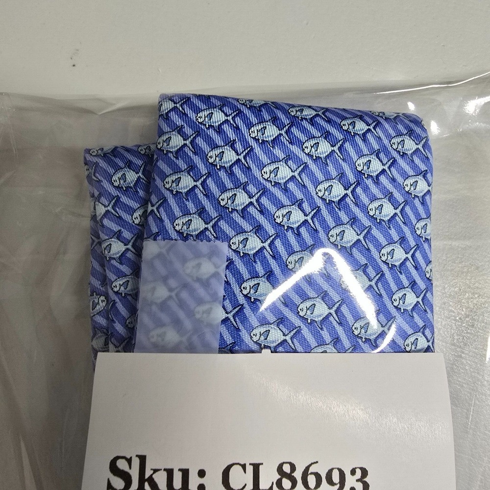 Vineyard Vines Mens Silk Tuna Fish Necktie Blue Made USA Preppy Classic - Picture 7 of 7